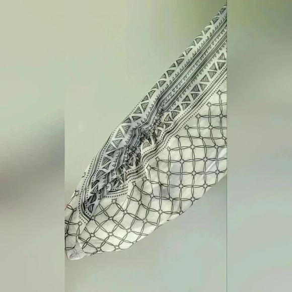 Chicos Crystal Green Gray Chiffon Embellished 3/4 Sleeve Top Size 0 (Small) - Picture 2 of 8